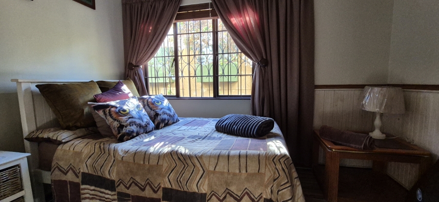 5 Bedroom Property for Sale in Flamingo Vlei Western Cape